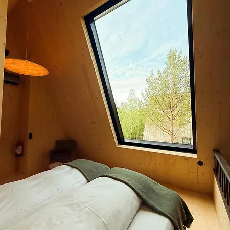 Lodge Holmen Husky Alta