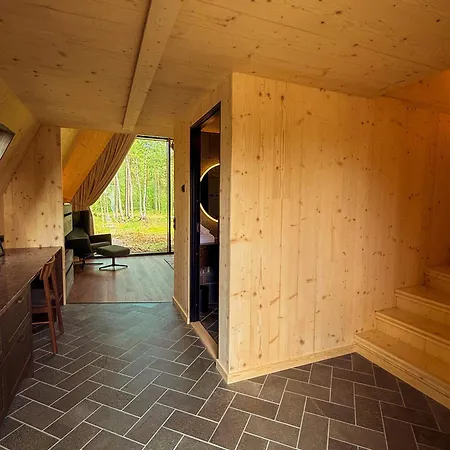 Holmen Husky Lodge *