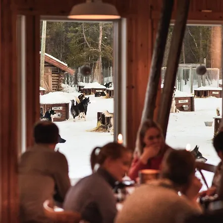 Holmen Husky Hytte *