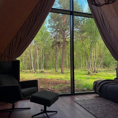 Holmen Husky Lodge *