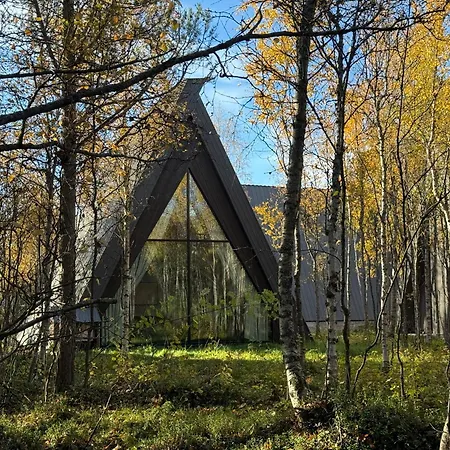 Lodge Holmen Husky