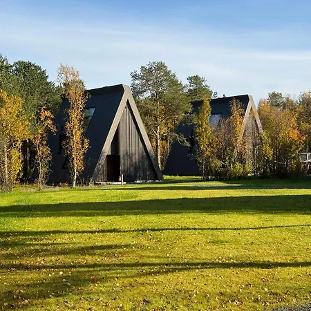 Holmen Husky Lodge *