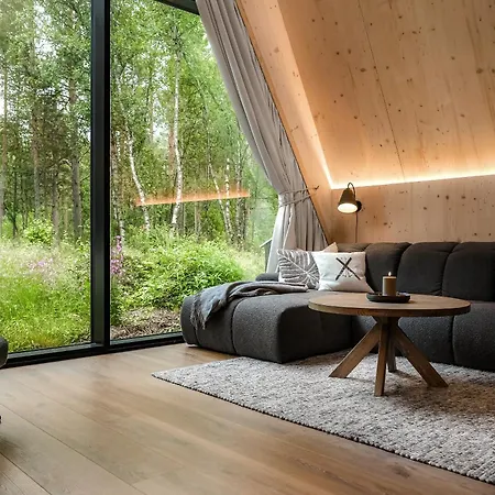 Forest Suites By Holmen Husky Lodge *