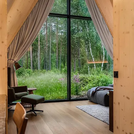 Holmen Husky Lodge