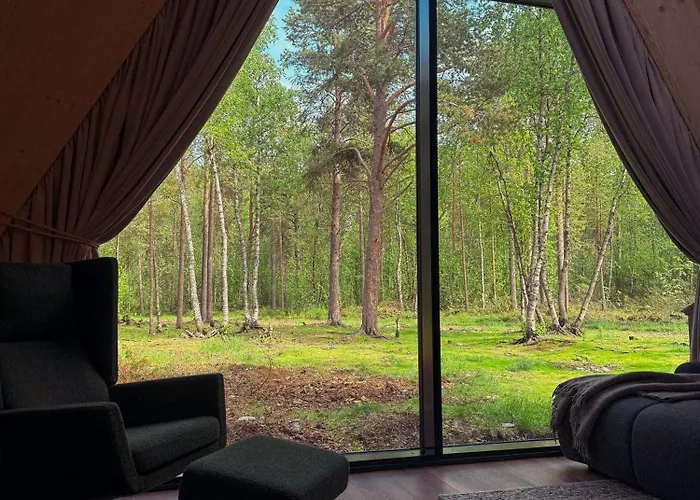 Holmen Husky Lodge *